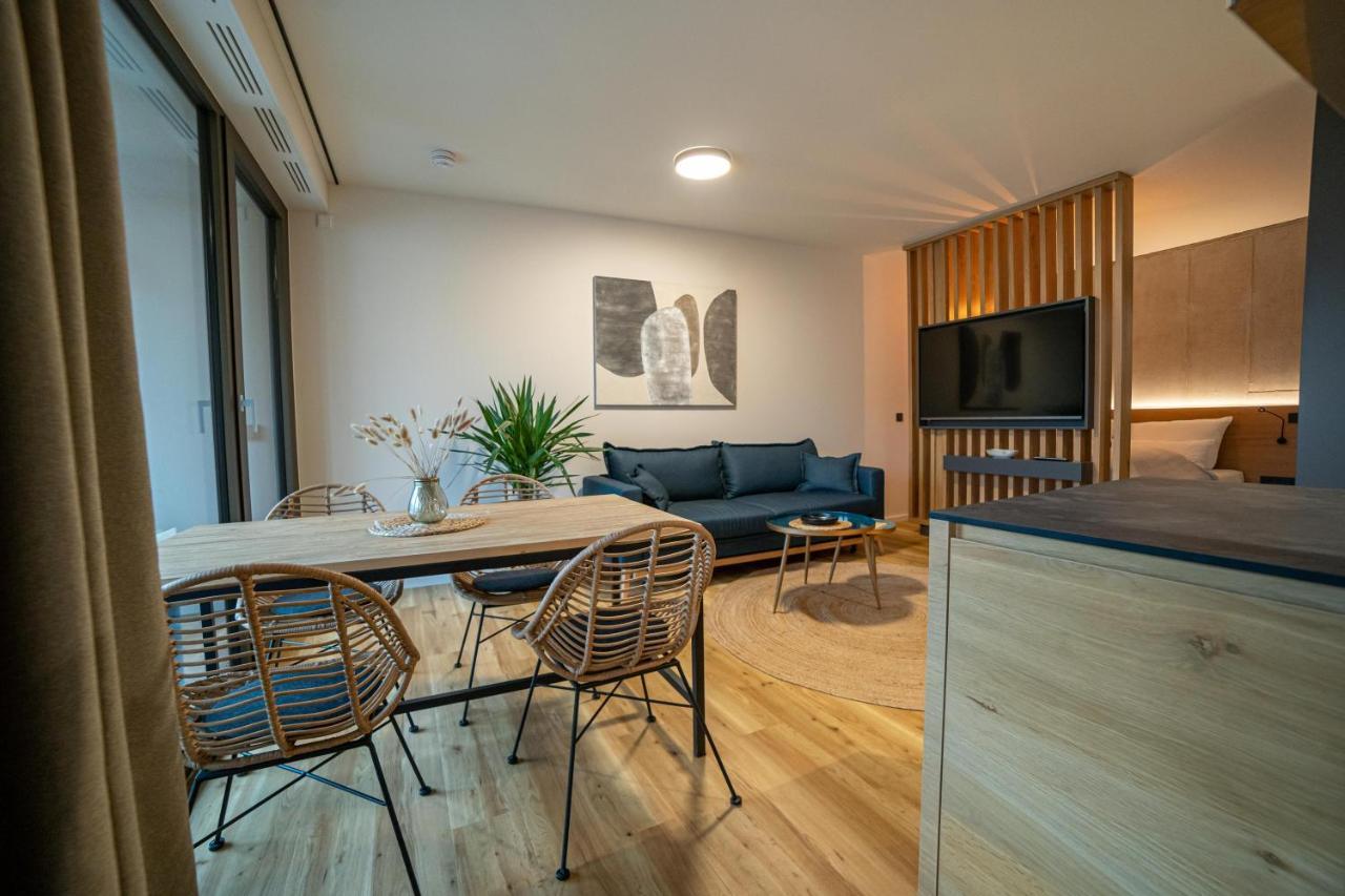 Full House Premium Apartments Jena Esterno foto