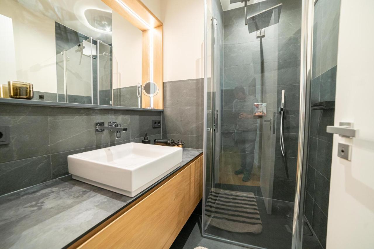 Full House Premium Apartments Jena Esterno foto